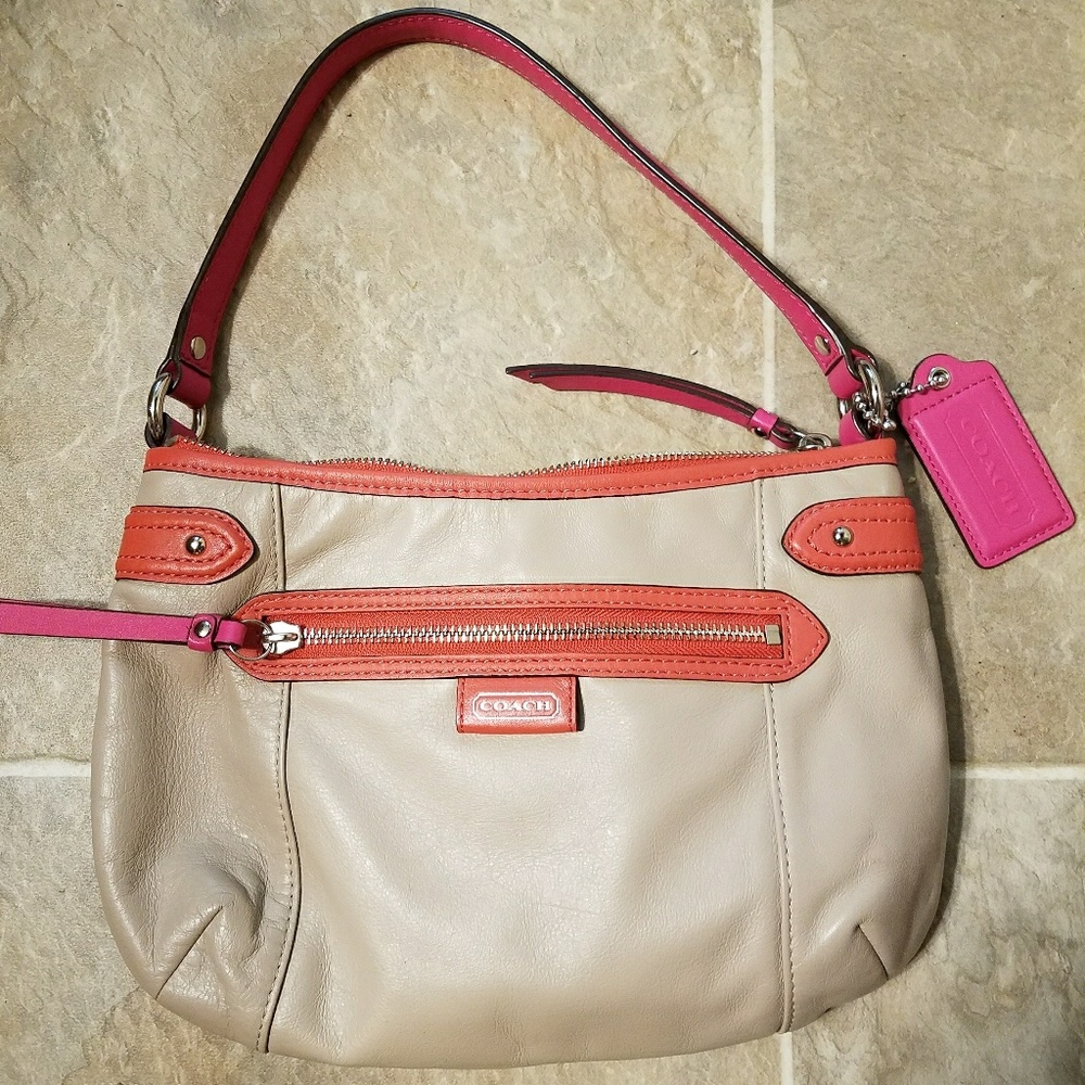 🌟SOLD🌟Authentic Coach Spectator Hand Bag